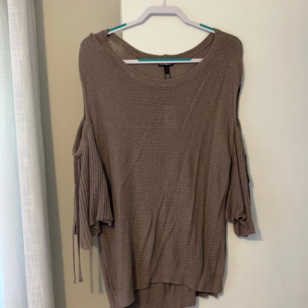 Express cold shoulder